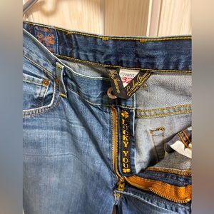 Lucky Brand Bootleg 32/30 reg jeans